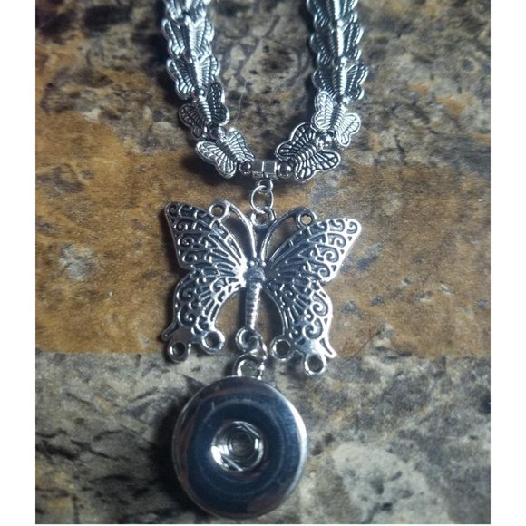 Butterfly Necklace Silver Tone - Picture 3 of 3